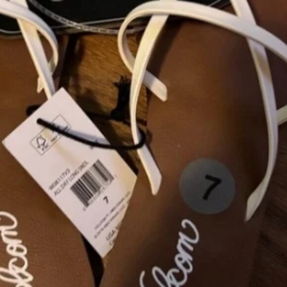 Volcom Women's New School II All day Sandals sz 7🆕📦⌚🏃💨🚚 - Picture 14 of 16